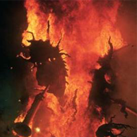 ６月　「サン・フアンの火祭り」
